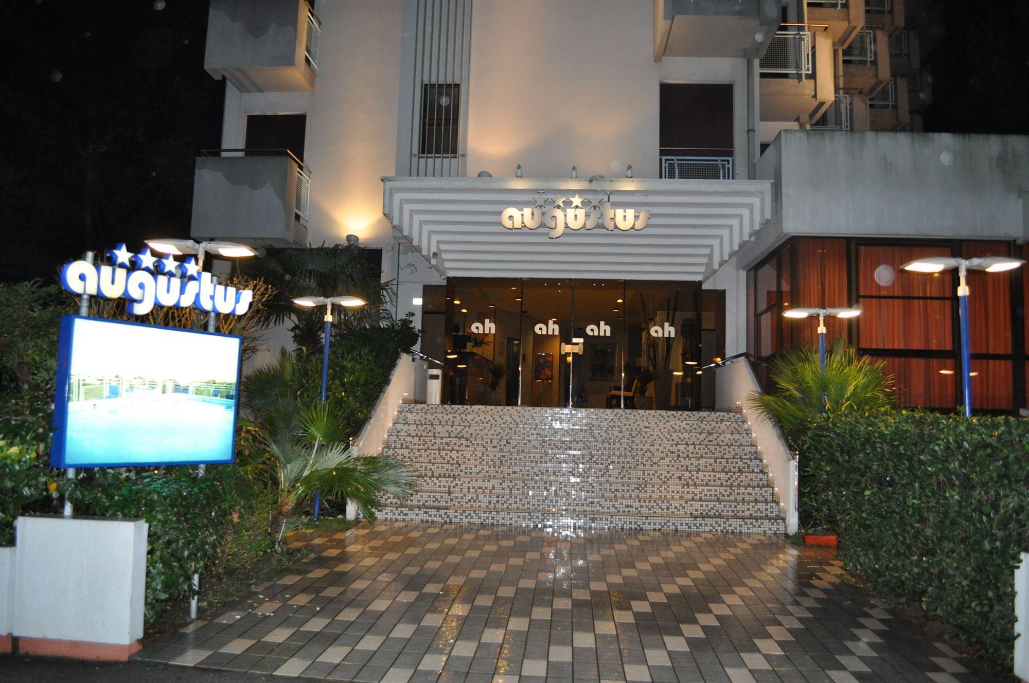 Hotel Augustus Riccione Exterior photo